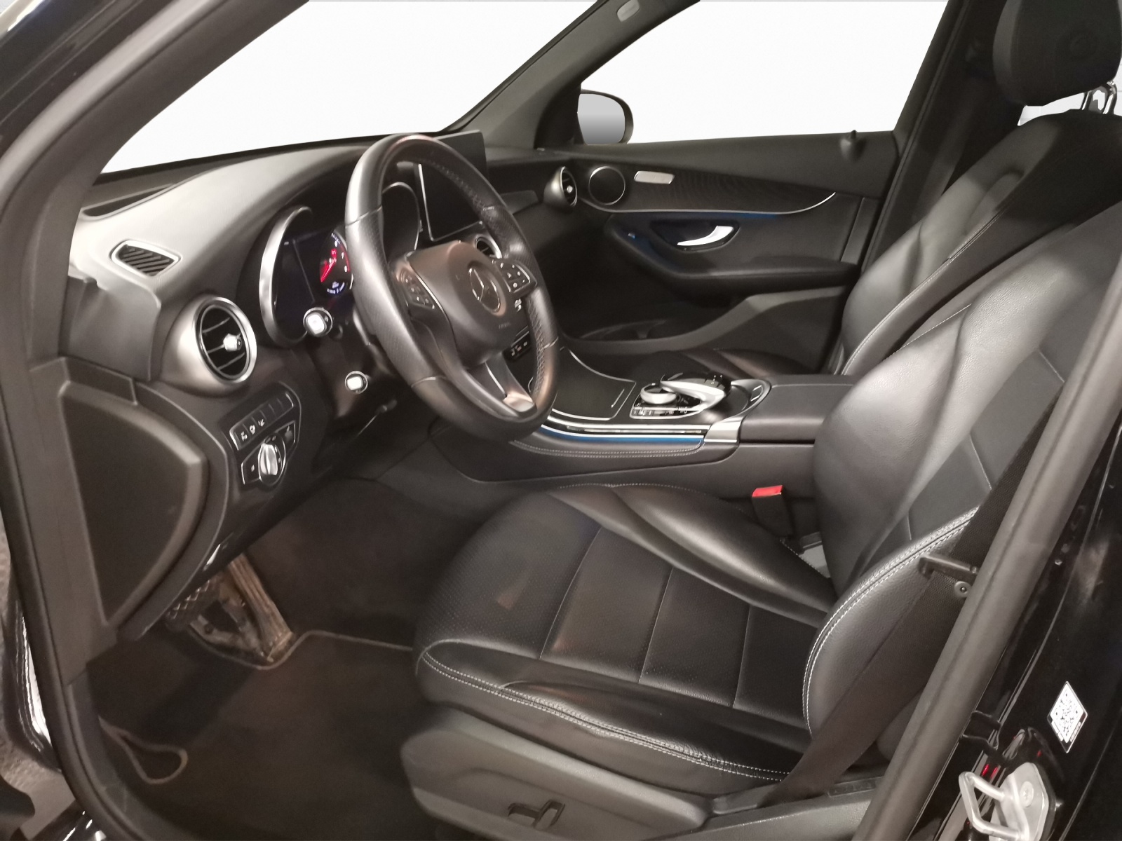 MERCEDES-BENZ GLC 350 e 4 Matic-image-6