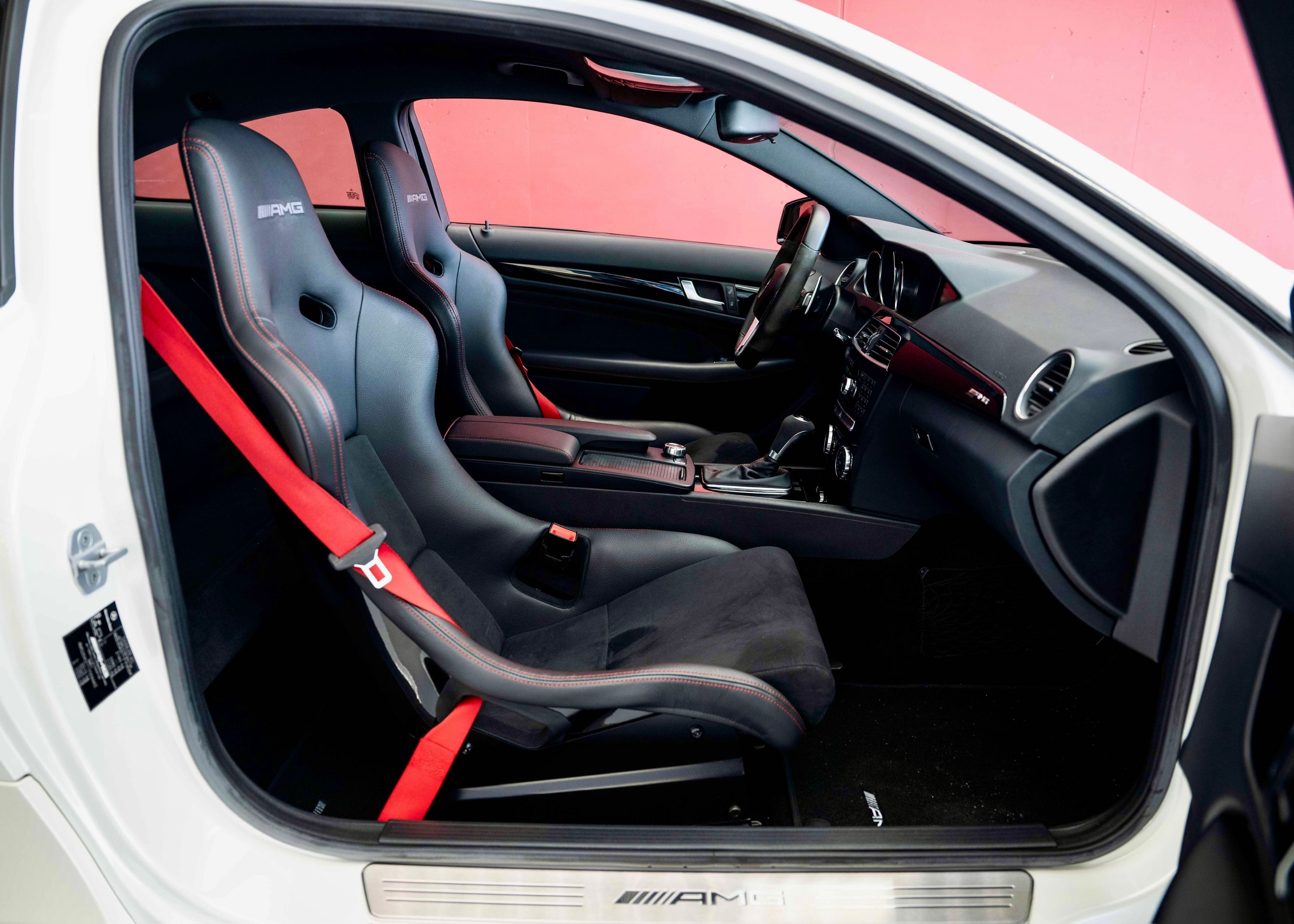 Image MERCEDES-BENZ C-63-AMG C 63 Coupé AMG Black Series (1st hand, 1st paint, Bucket seats, Aerodynamic Package)