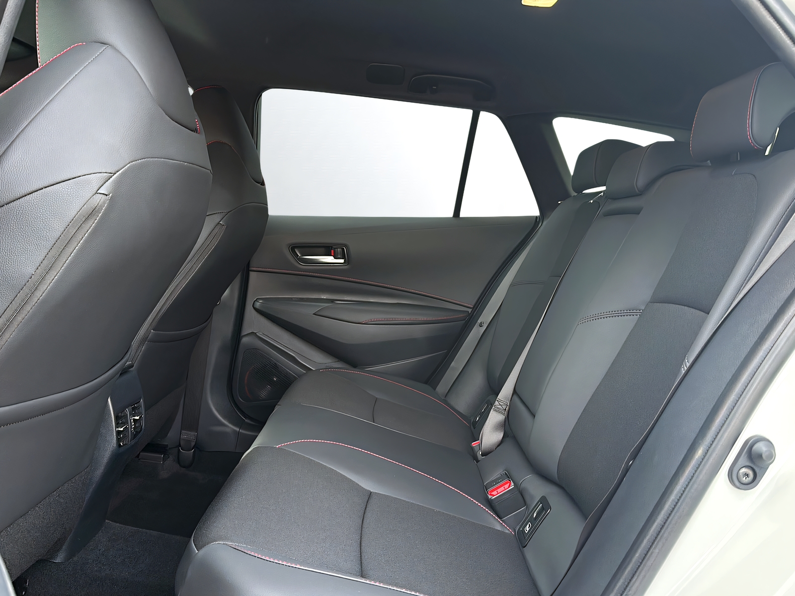 TOYOTA Corolla Touring Sports 2.0 HSD GR Sport e-CVT-image-7