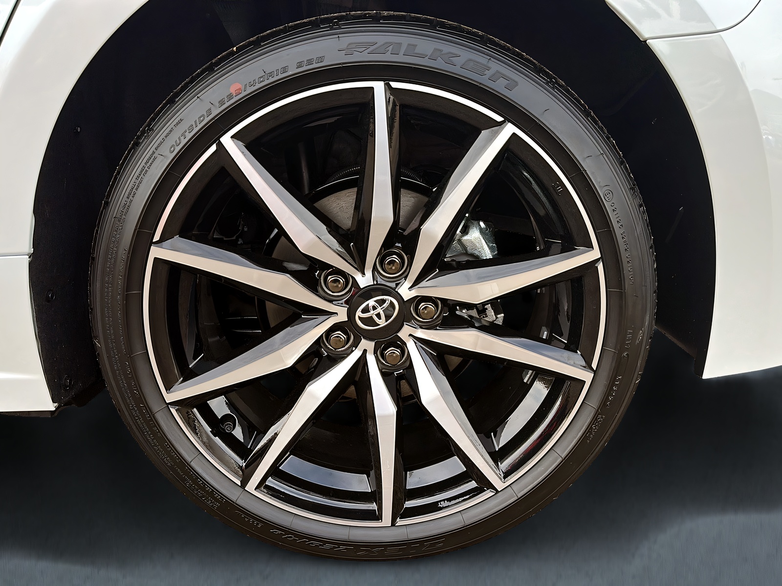 TOYOTA Corolla Touring Sports 2.0 HSD GR Sport e-CVT-image-8