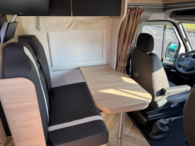 CHALLENGER Trigano RE2 S217 Etape Edition Renault / TV Ahk Solar Anlage-image-8