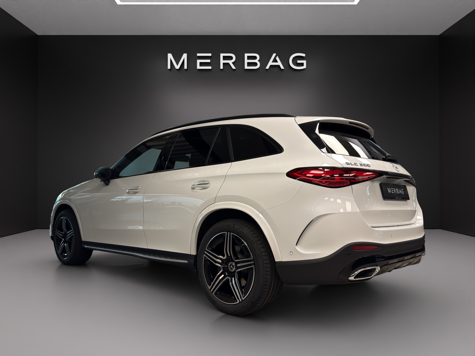 MERCEDES-BENZ GLC 200 4Matic 9G-Tronic AMG Line-image-3