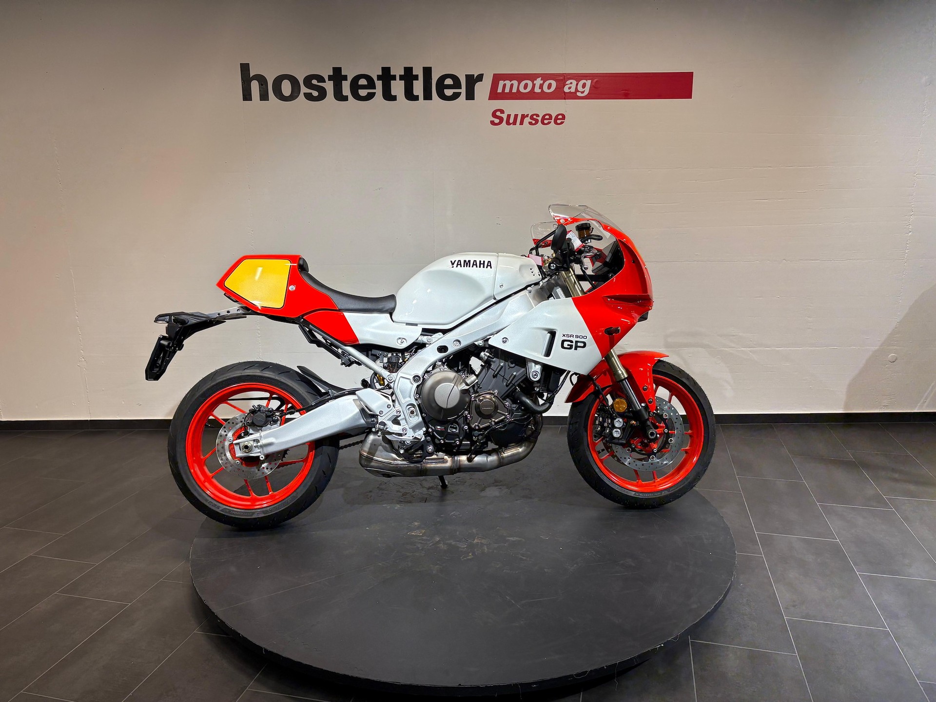 YAMAHA XSR 900 GP-showroom-element-1
