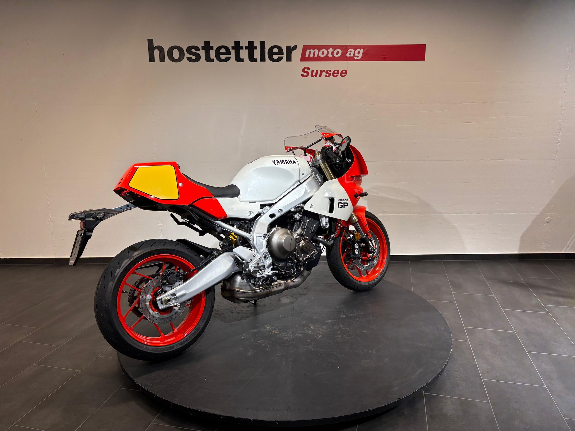 YAMAHA XSR 900 GP-showroom-element-2