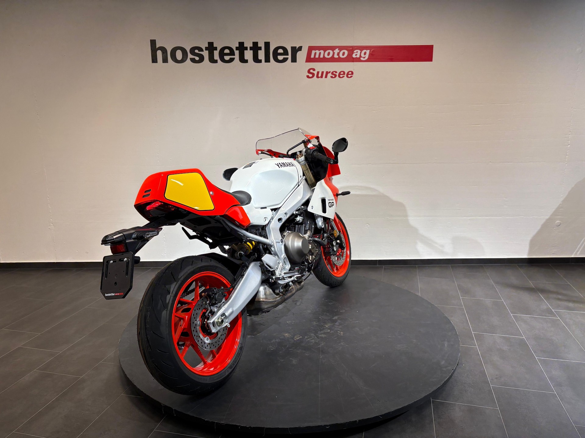 YAMAHA XSR 900 GP-showroom-element-3