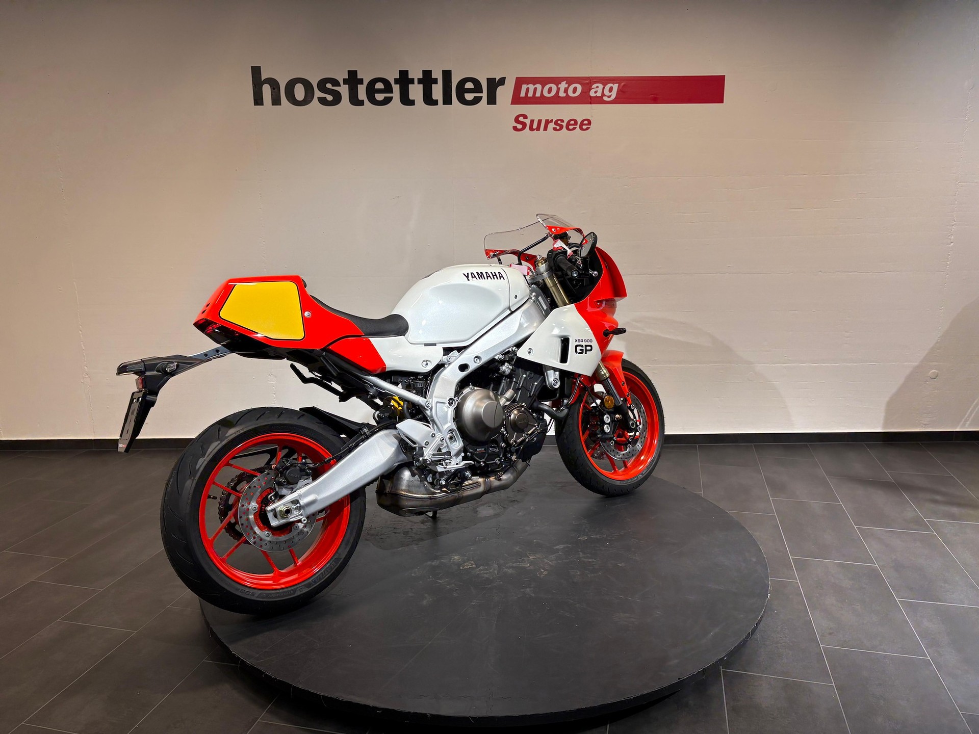 YAMAHA XSR 900 GP-showroom-element-2