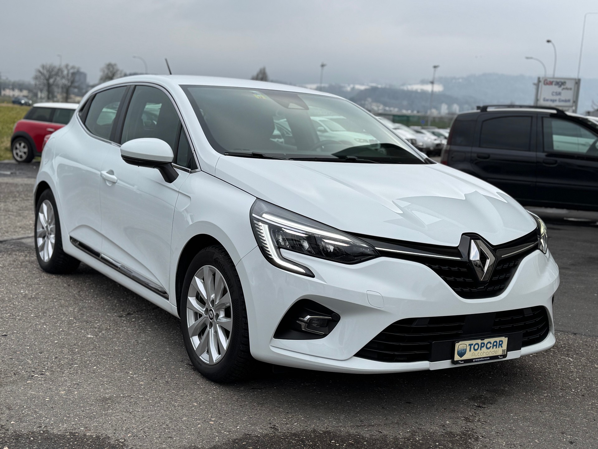 RENAULT Clio 1.6 E-Tech Edition One-image-2
