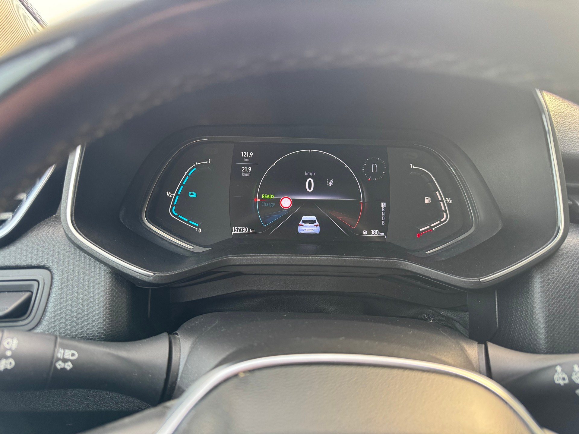 RENAULT Clio 1.6 E-Tech Edition One-image-9