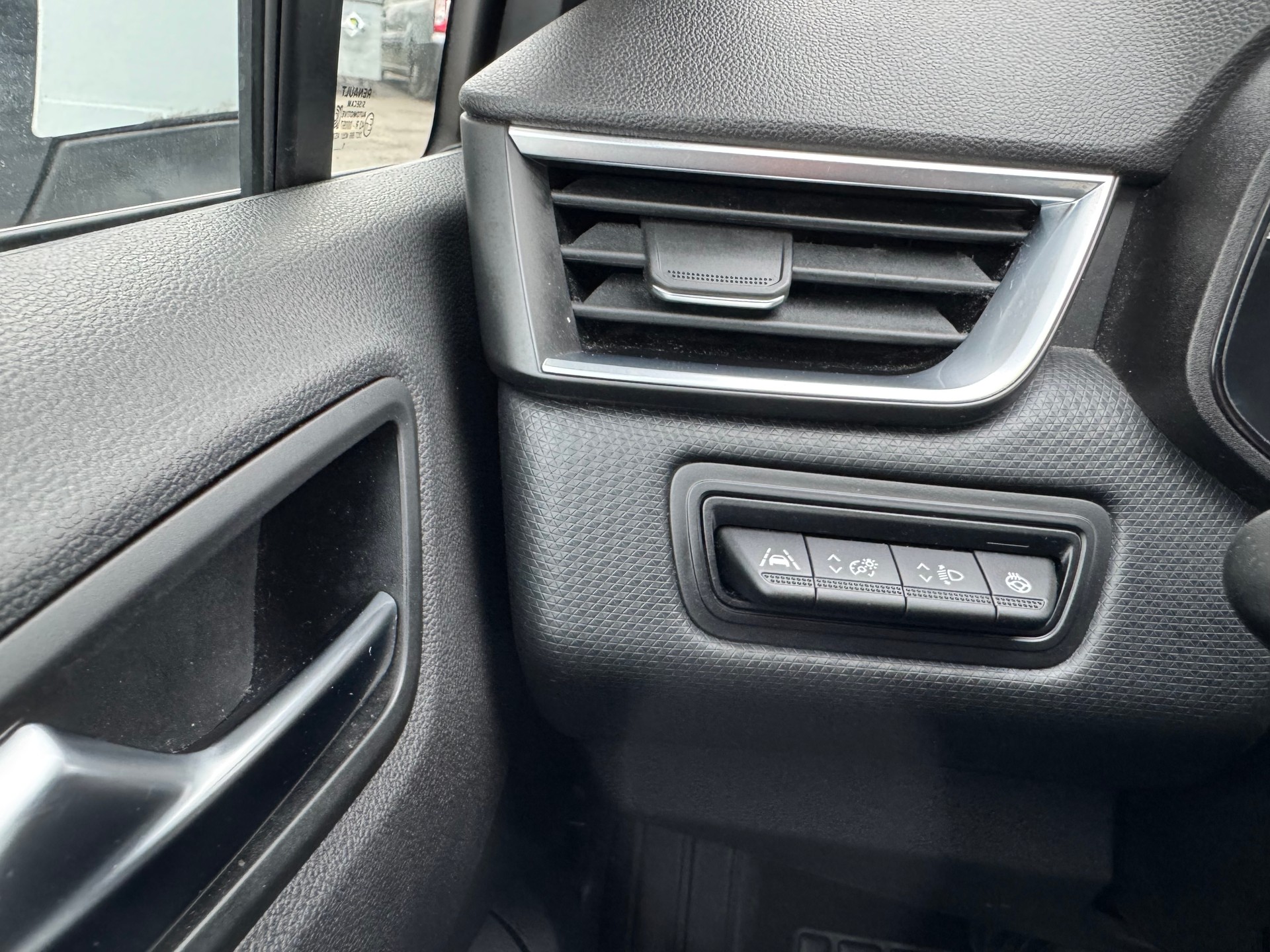 RENAULT Clio 1.6 E-Tech Edition One-image-6