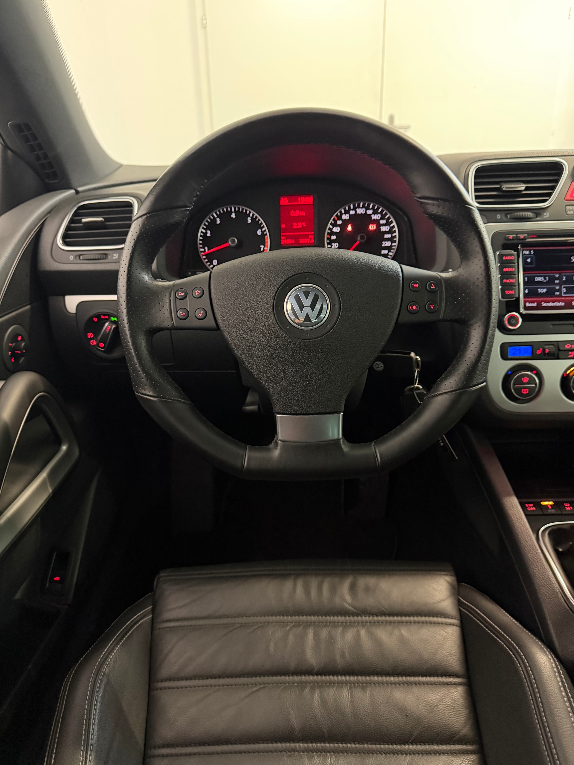 VW Scirocco 2.0 TSI-image-6