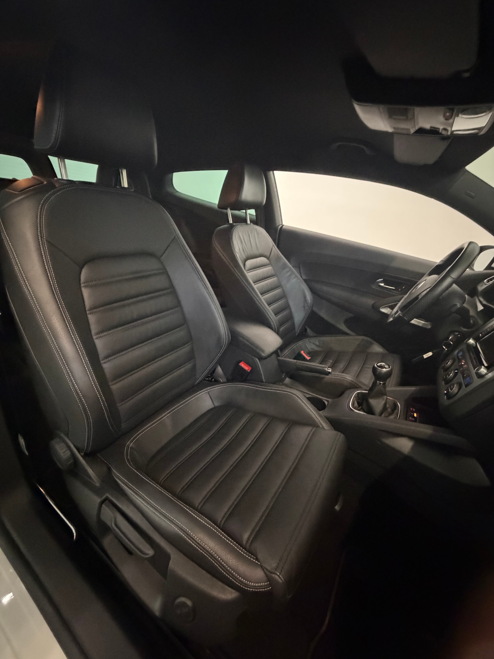 VW Scirocco 2.0 TSI-image-9