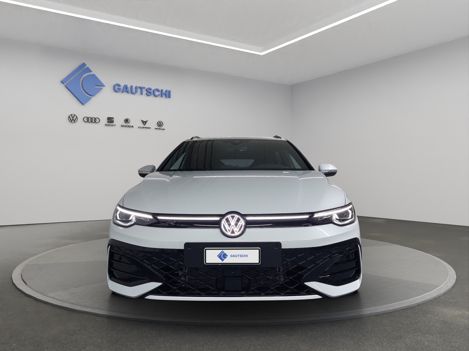 VW Golf Variant 1.5 eTSI mHEV R-Line DSG-image-4
