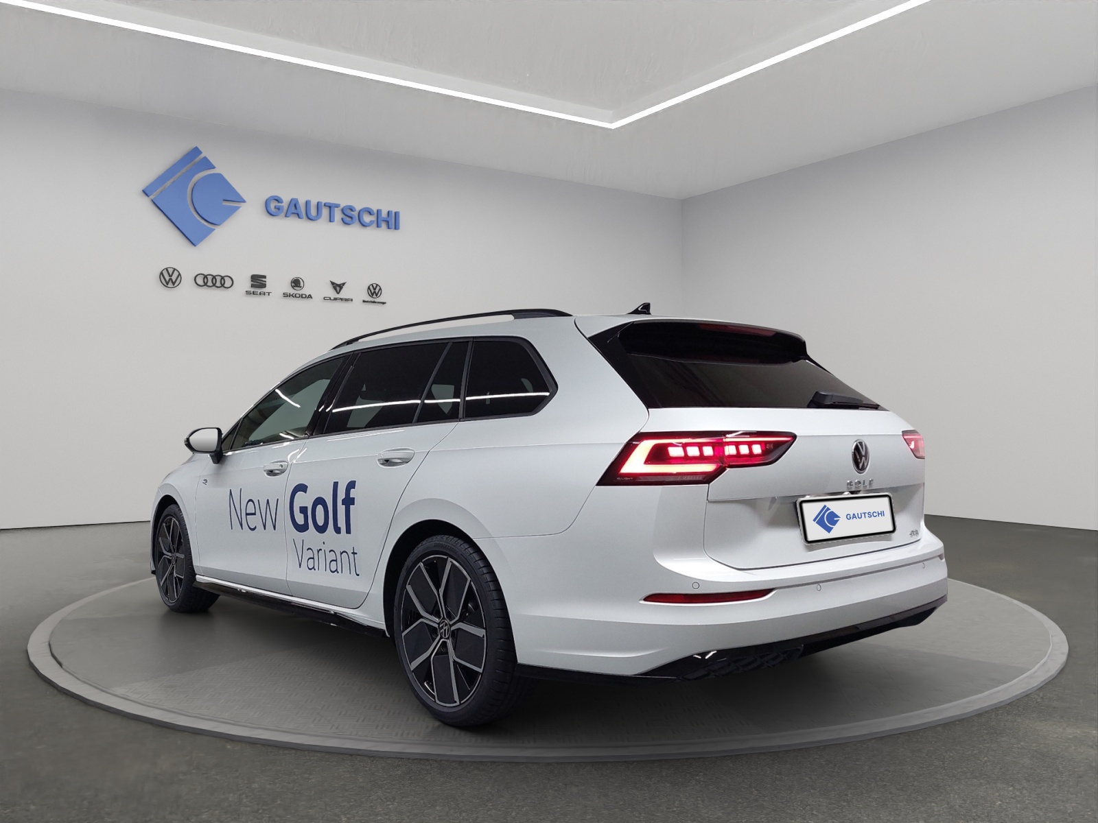 VW Golf Variant 1.5 eTSI mHEV R-Line DSG-image-2