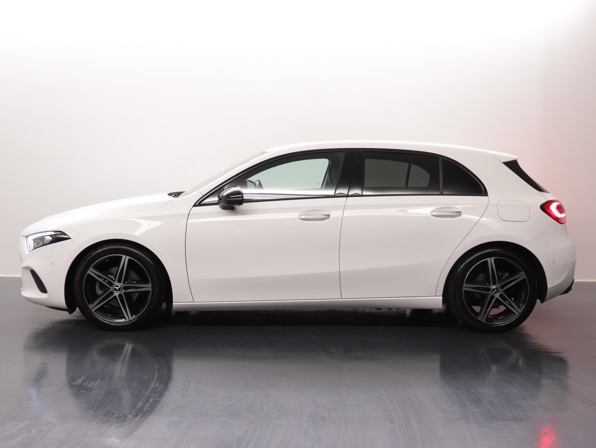 MERCEDES-BENZ A 180 Night Star-image-2