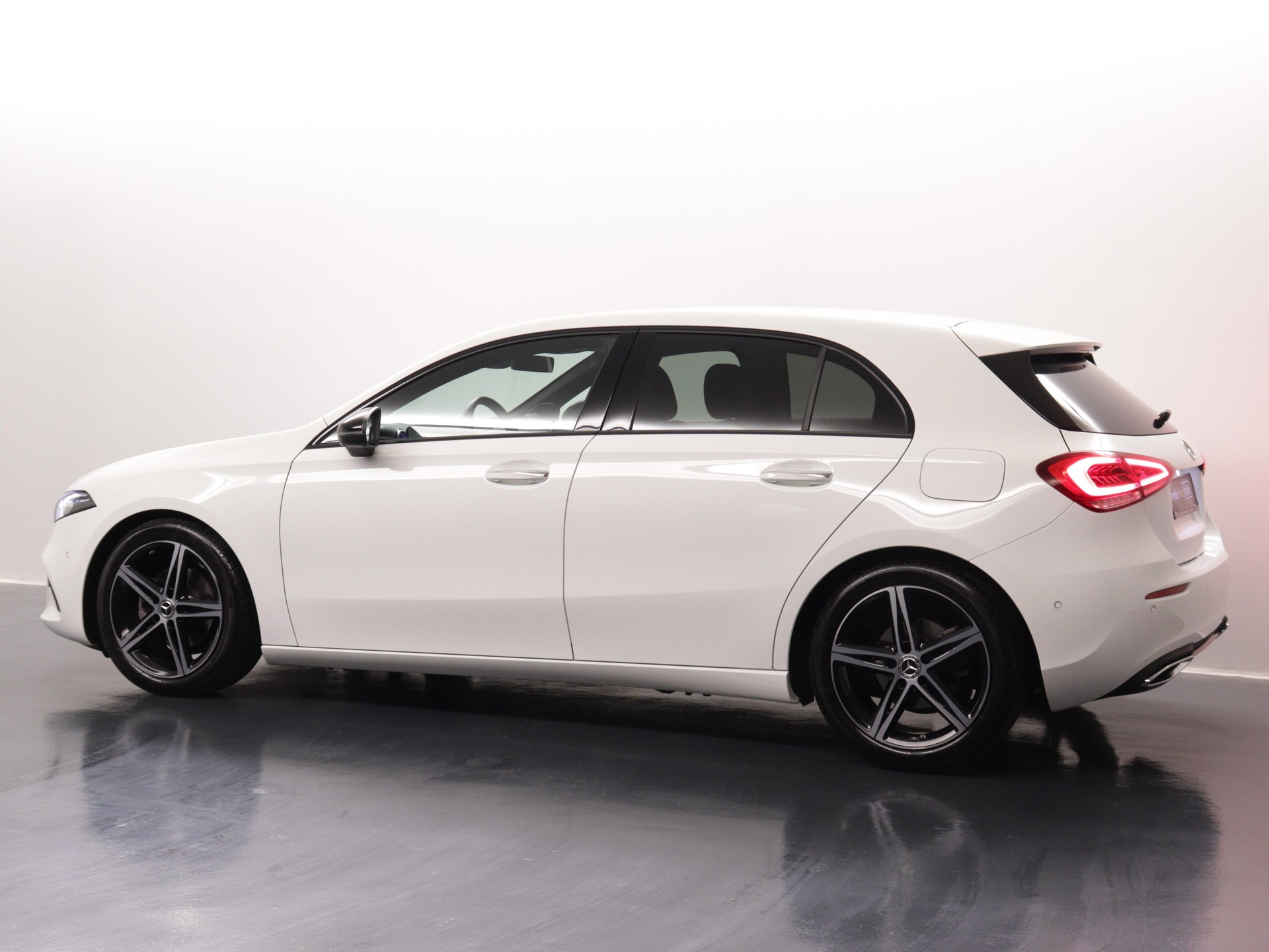 MERCEDES-BENZ A 180 Night Star-image-3