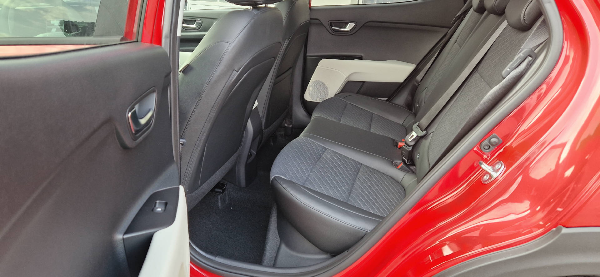 KIA Stonic 1.0 T-GDi MHEV GT-Line-image-10