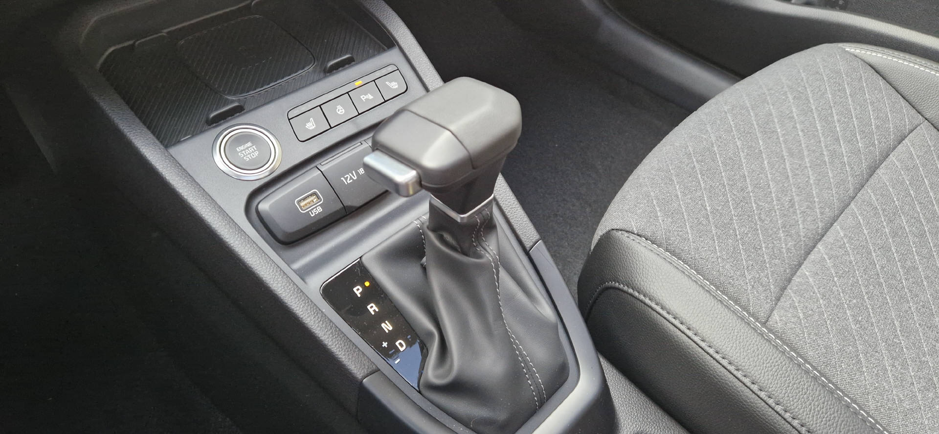 KIA Stonic 1.0 T-GDi MHEV GT-Line-image-7