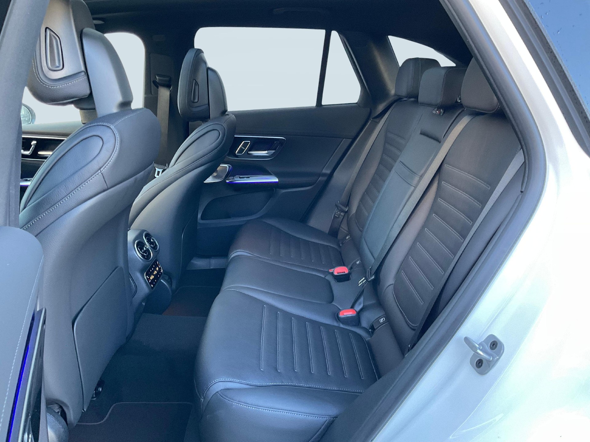 MERCEDES-BENZ GLC 400 e 4MATIC EQ Star AMG Line-image-8