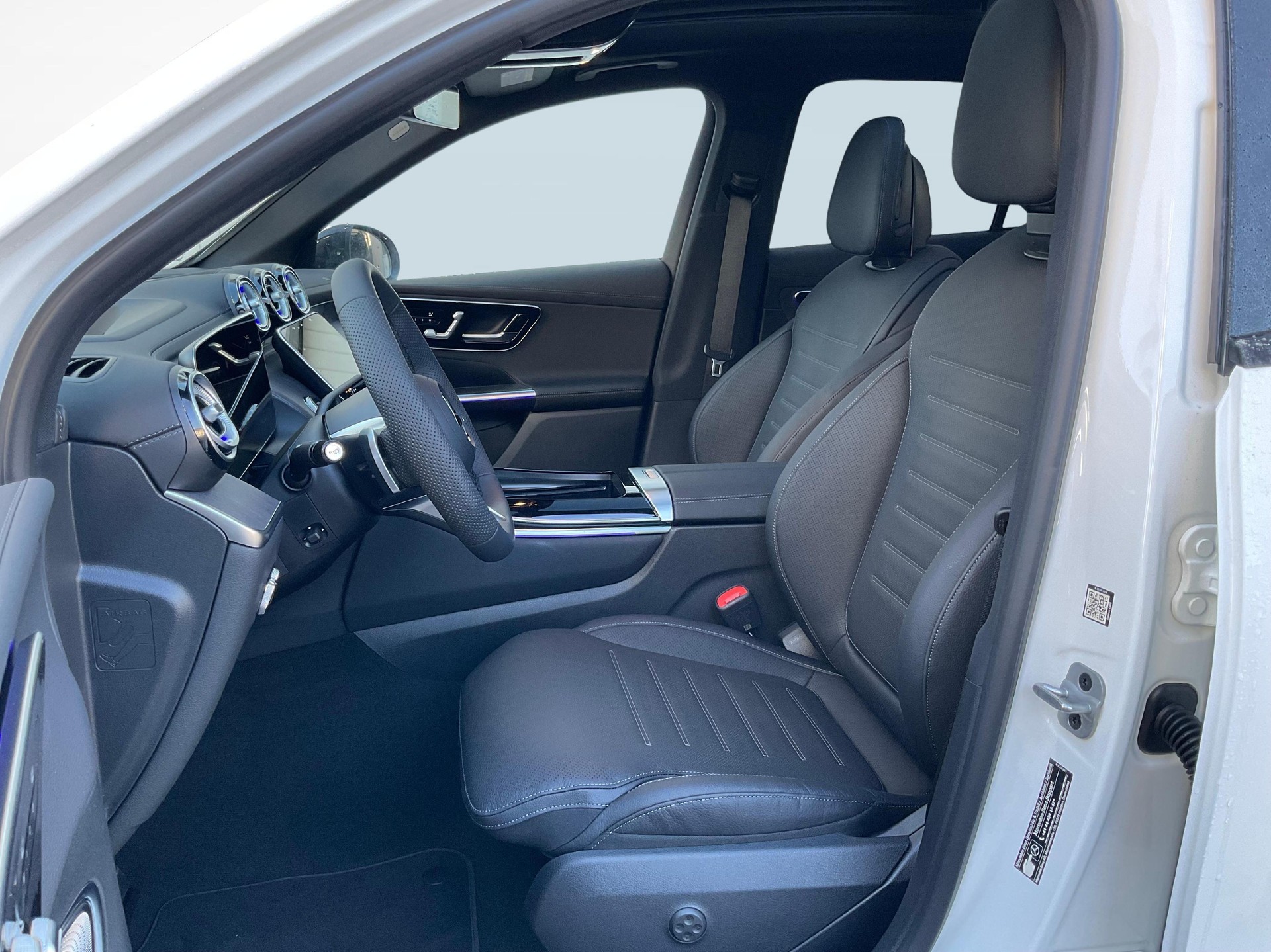 MERCEDES-BENZ GLC 400 e 4MATIC EQ Star AMG Line-image-6
