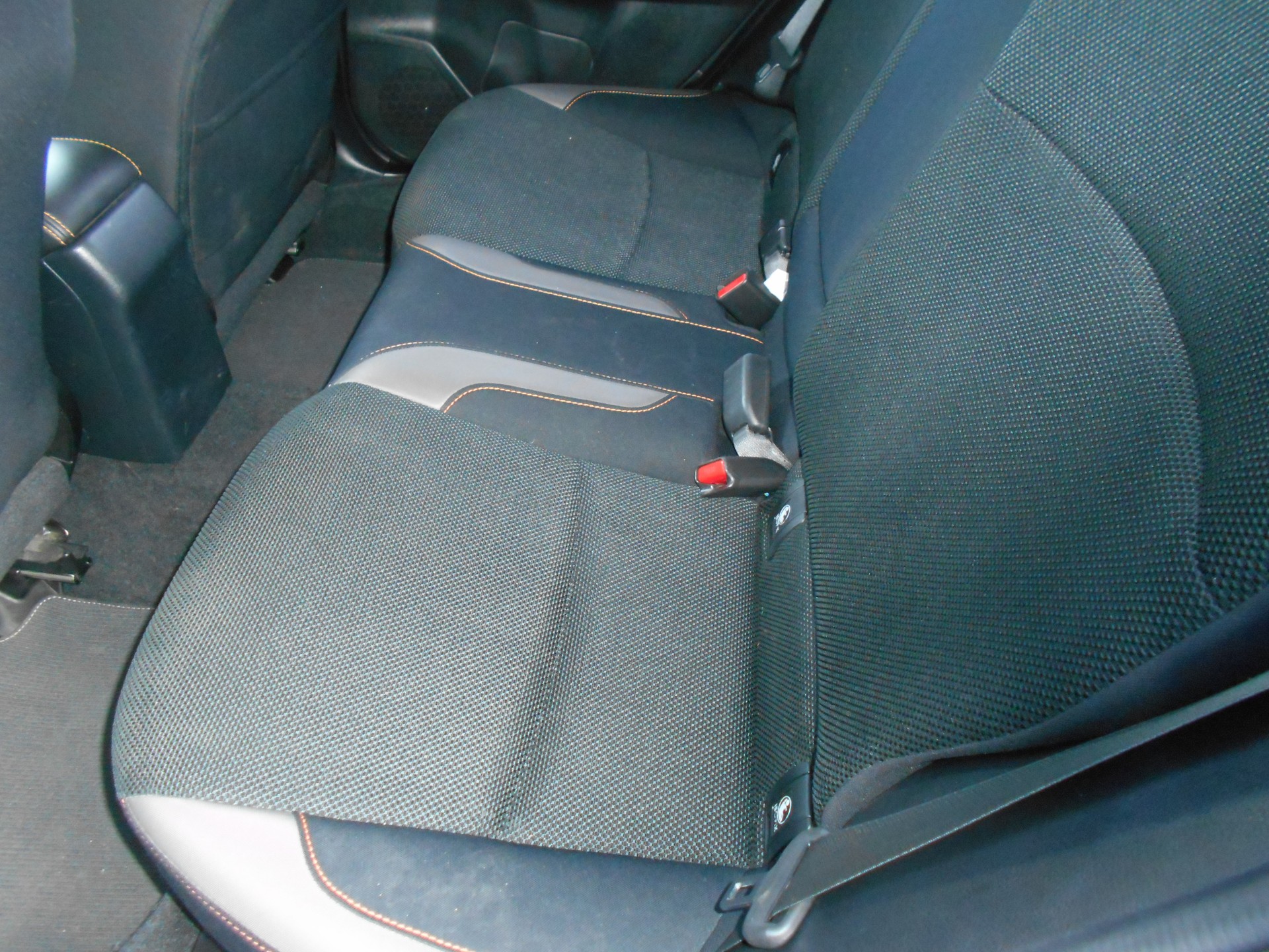 SUBARU XV 2.0 Swiss Two AWD-image-11