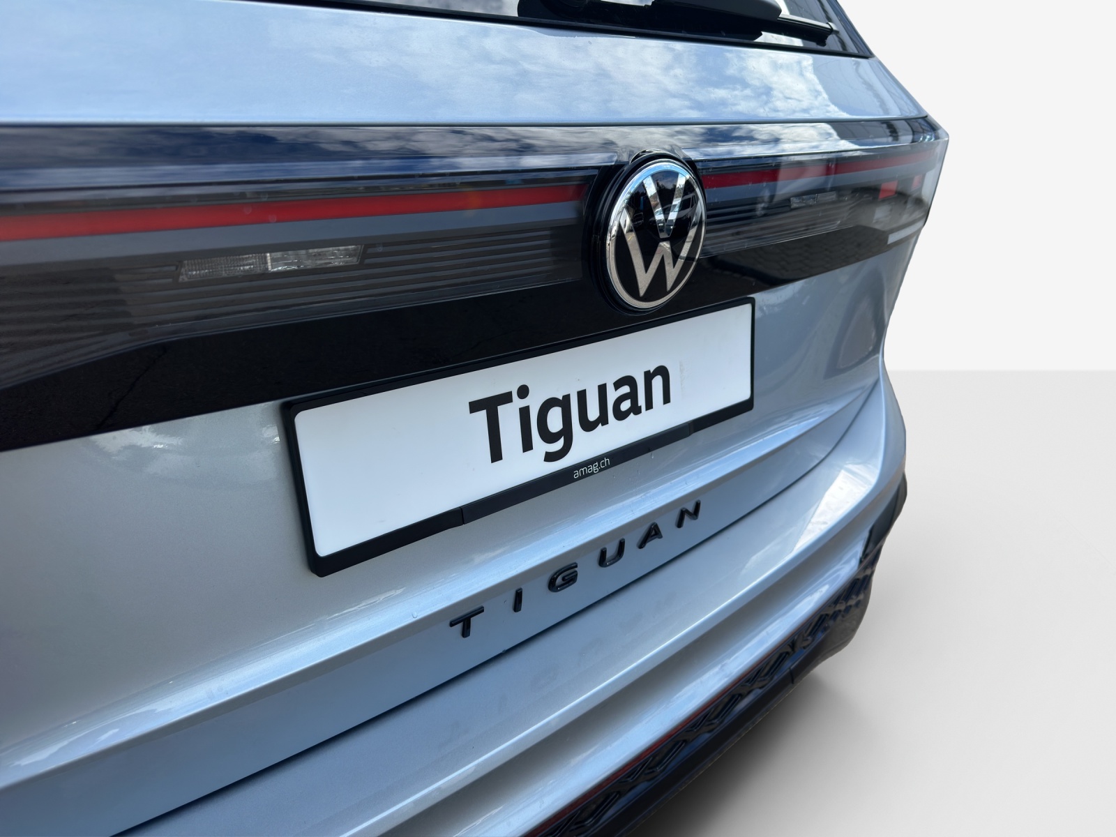 VW Tiguan 2.0 TSI DSG R-Line 4Motion-image-13