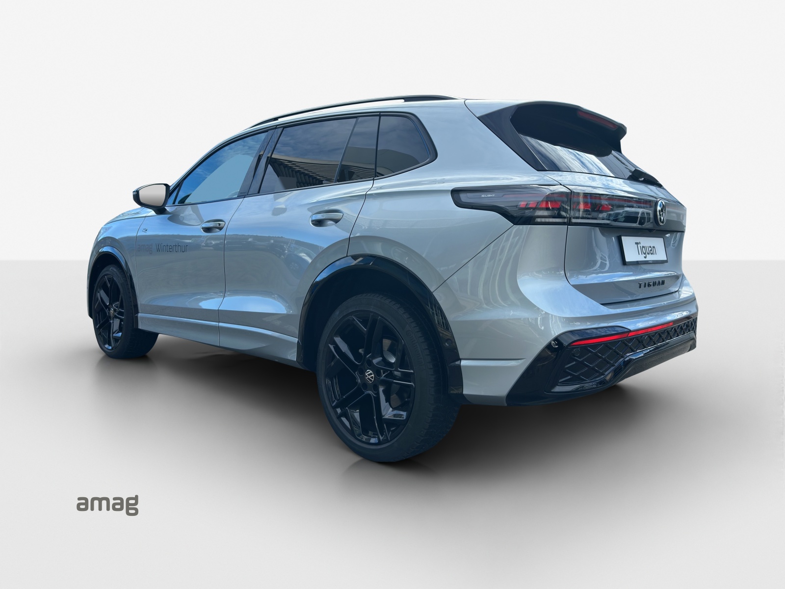 VW Tiguan 2.0 TSI DSG R-Line 4Motion-image-2
