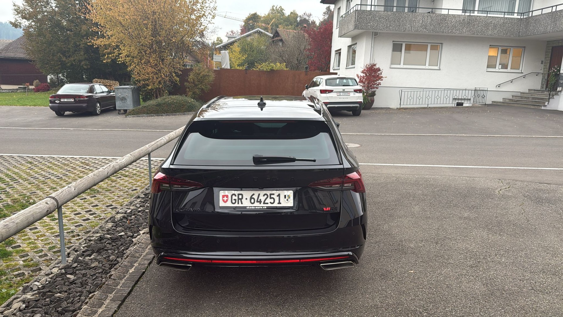 SKODA Octavia Combi 2.0 TDI DSG RS 4x4-image-3