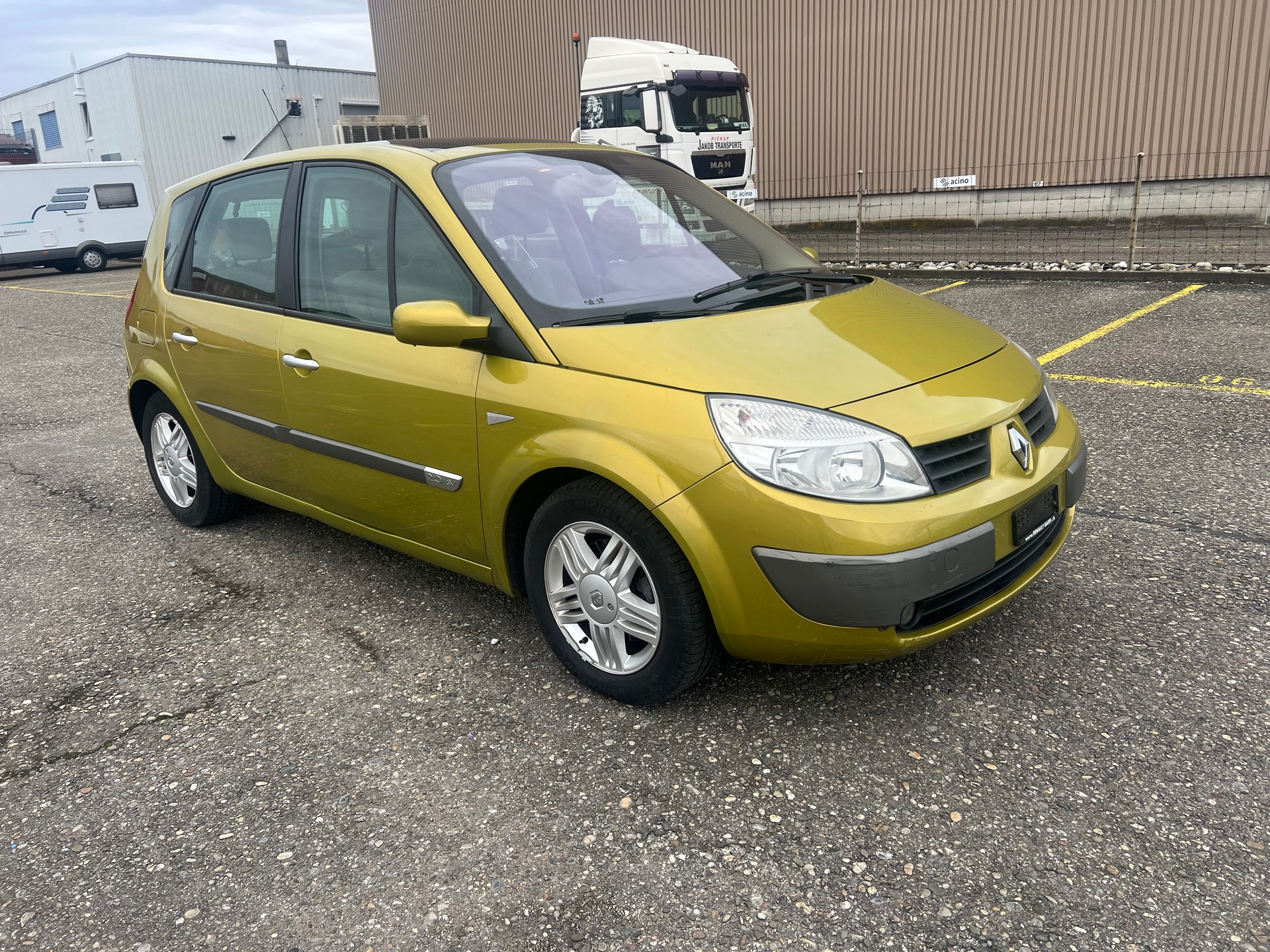 RENAULT Scénic 2.0 16V Dynamique-image-2