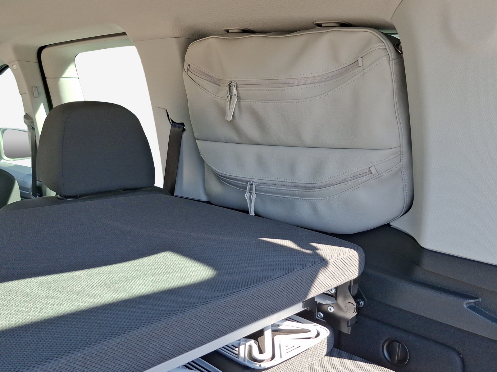 VW Caddy 1.5 TSI California Spirit DSG-image-14