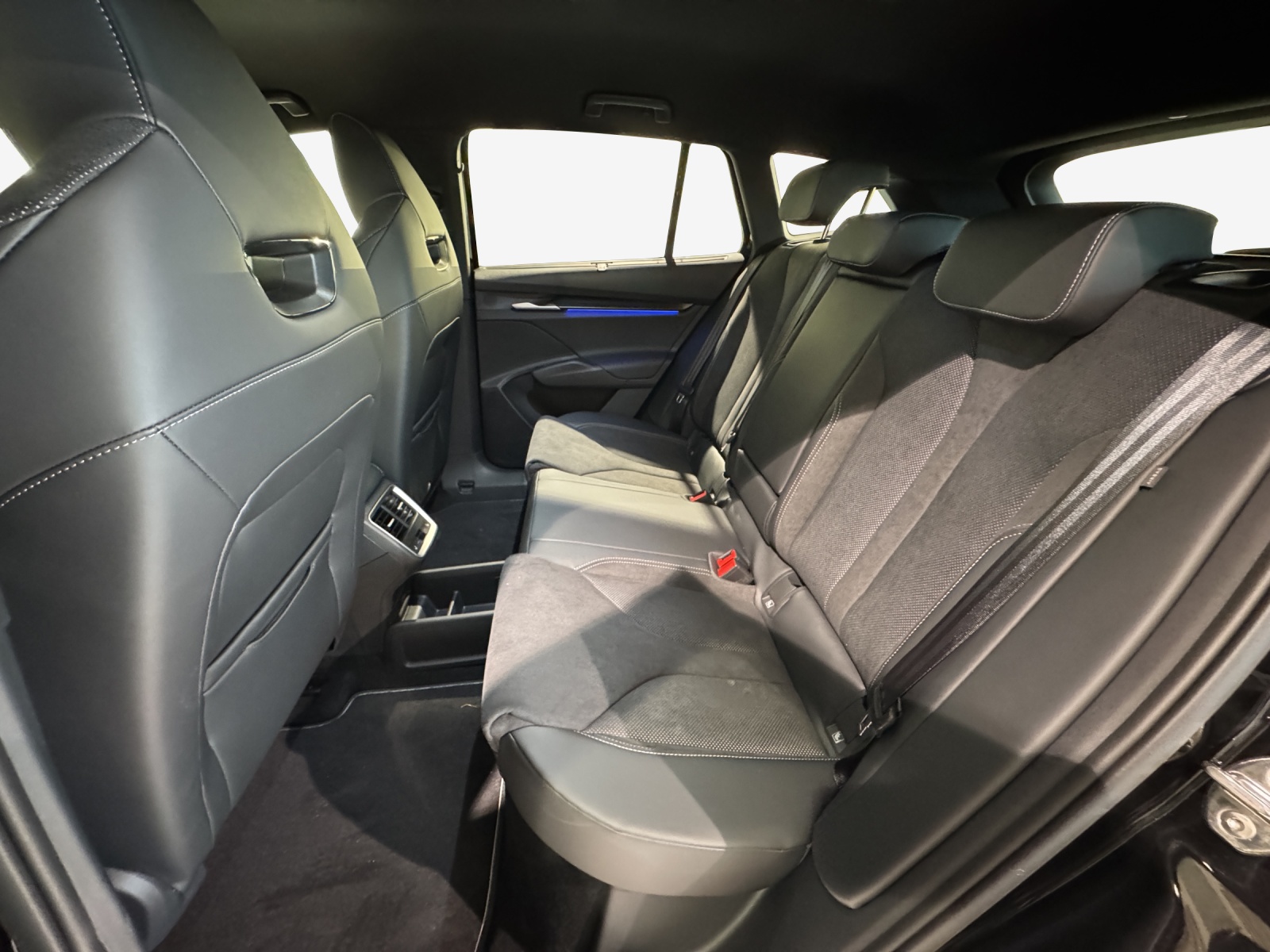 SKODA Enyaq 85x Sportline 4x4-image-11