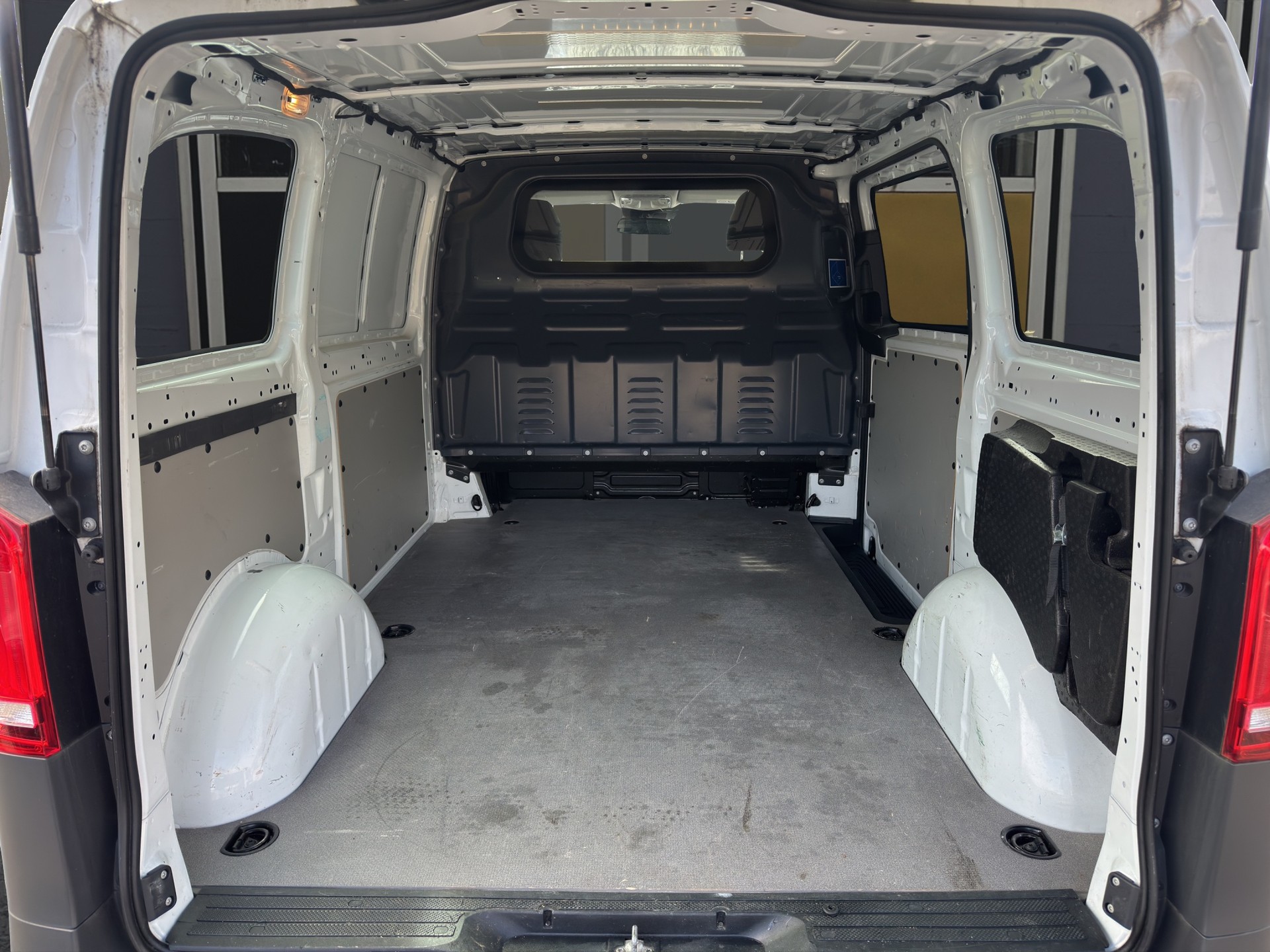 MERCEDES-BENZ Vito 119 CDI 9G-Tronic Base-image-12