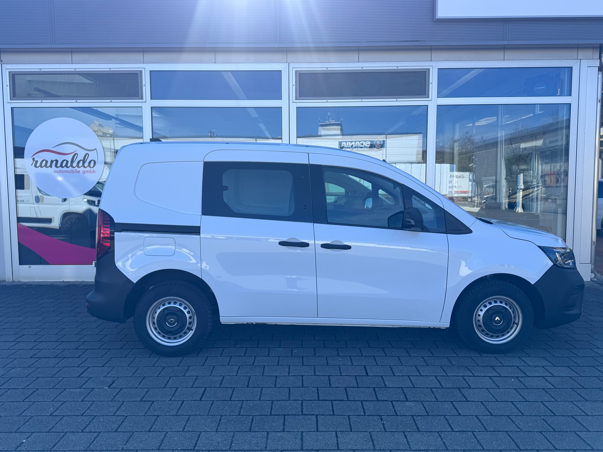 RENAULT Kangoo Van 1.5 dCi 95 PS Extra +3 Plätzer+Klima+Rückfahrkamera+Tempomat+Heckflügeltüren+Spurhalteassistent+469 Kg Nutzlast+-image-19