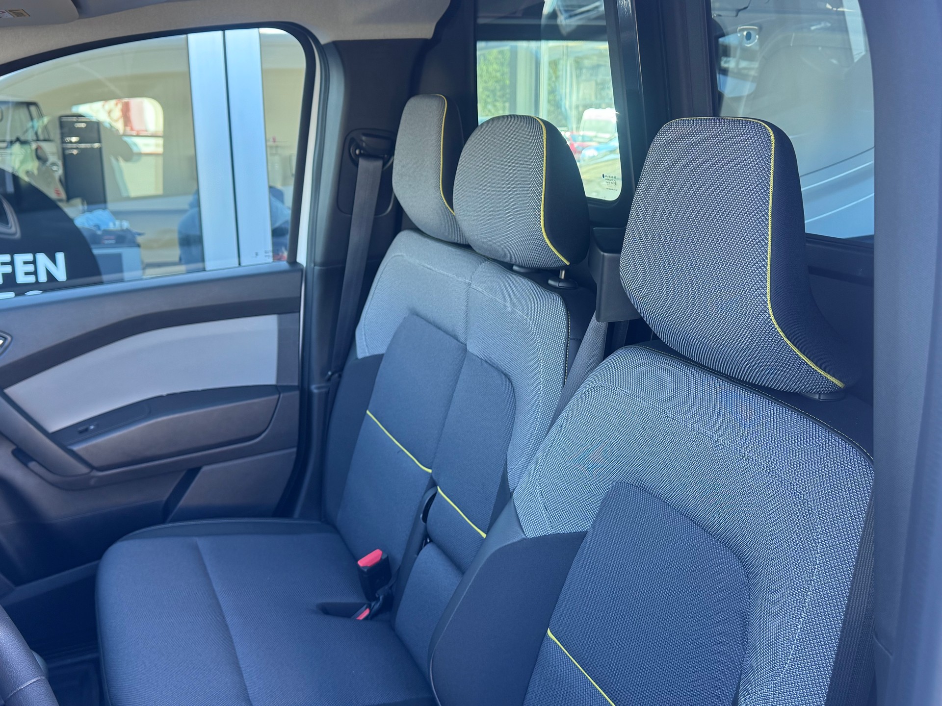 RENAULT Kangoo Van 1.5 dCi 95 PS Extra +3 Plätzer+Klima+Rückfahrkamera+Tempomat+Heckflügeltüren+Spurhalteassistent+469 Kg Nutzlast+-image-9