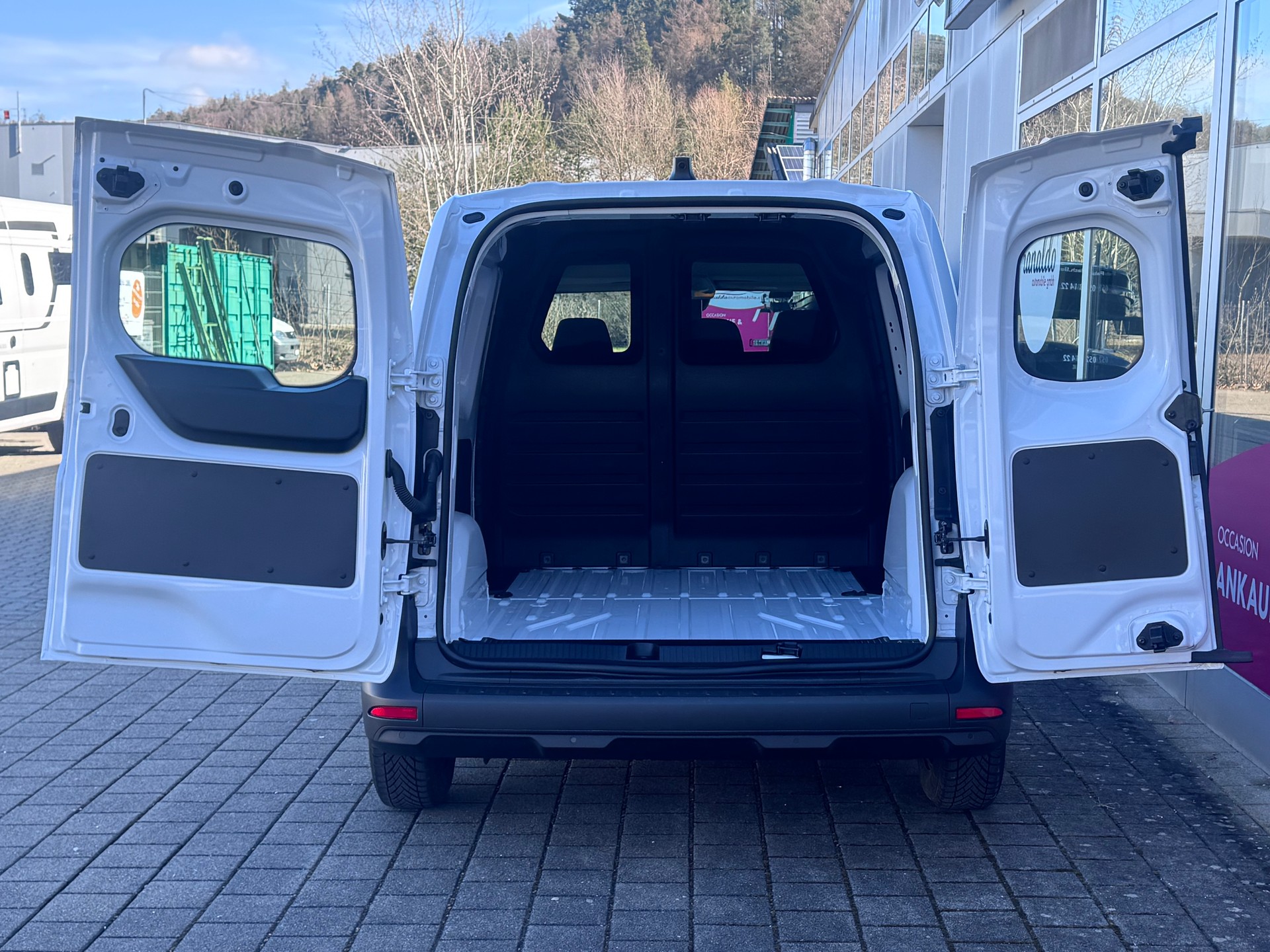 RENAULT Kangoo Van 1.5 dCi 95 PS Extra +3 Plätzer+Klima+Rückfahrkamera+Tempomat+Heckflügeltüren+Spurhalteassistent+469 Kg Nutzlast+-image-7