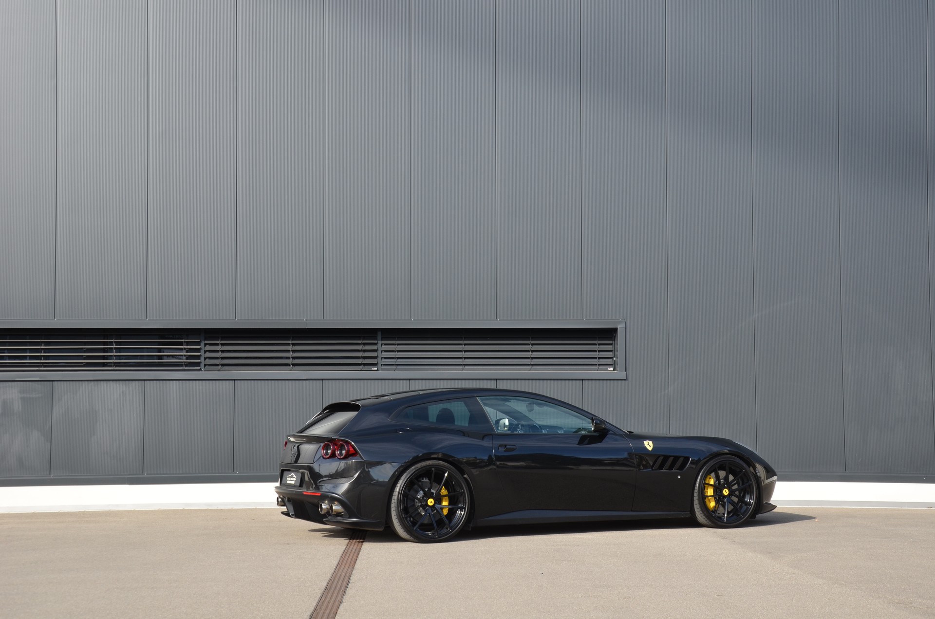 FERRARI GTC 4 Lusso T-showroom-element-3