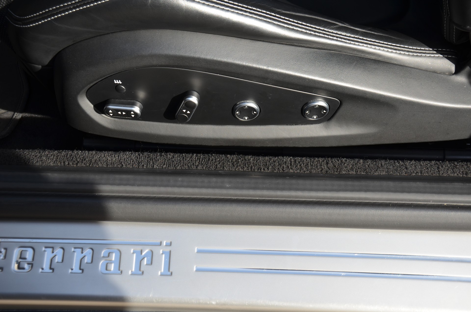 FERRARI GTC 4 Lusso T-image-24