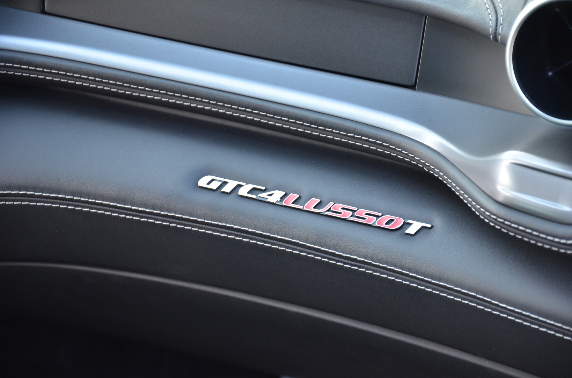 FERRARI GTC 4 Lusso T-image-14