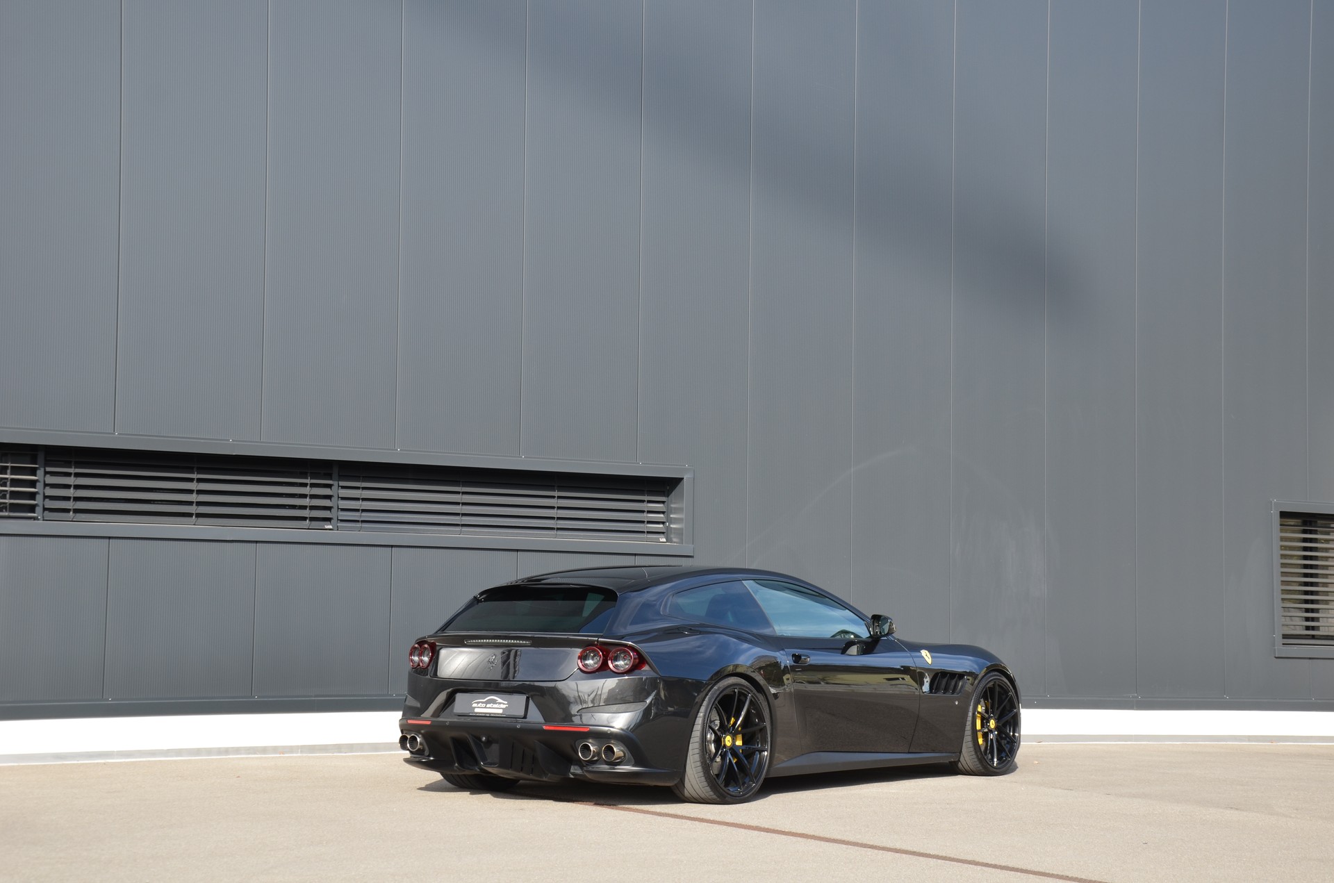FERRARI GTC 4 Lusso T-showroom-element-2