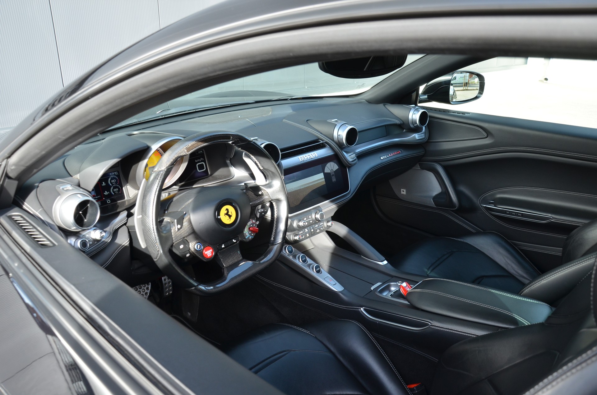 FERRARI GTC 4 Lusso T-image-11