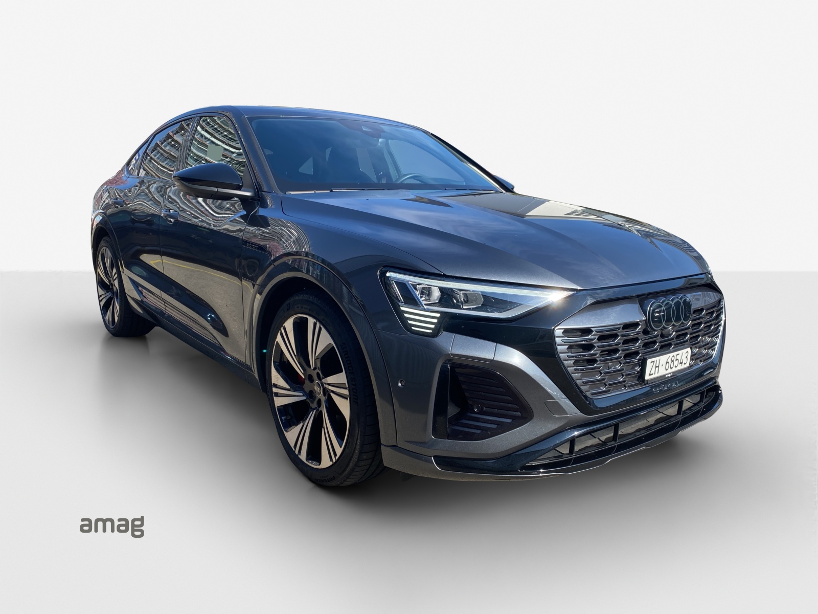 AUDI Q8 Sportback 55 e-tron Black Edition quattro-image-14