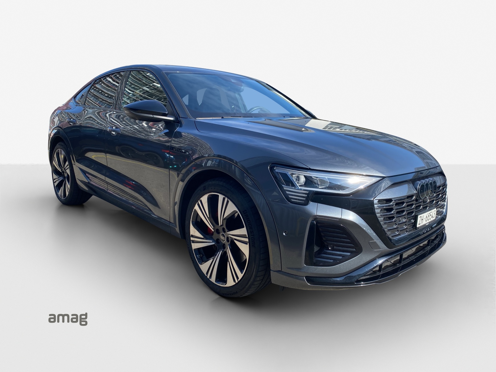 AUDI Q8 Sportback 55 e-tron Black Edition quattro-image-5