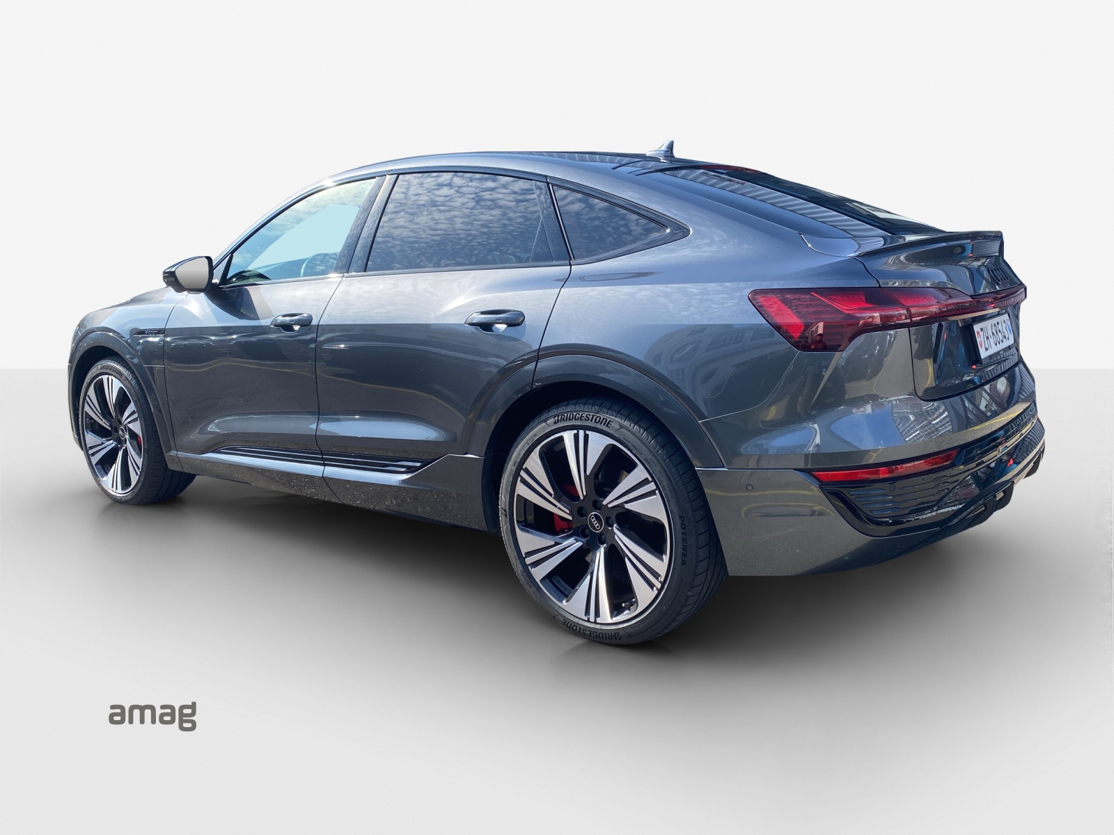 AUDI Q8 Sportback 55 e-tron Black Edition quattro-image-2