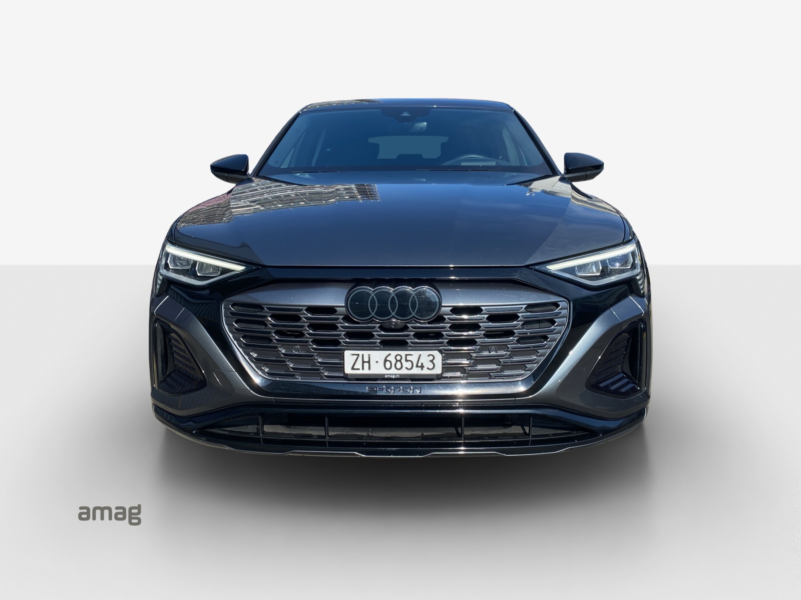AUDI Q8 Sportback 55 e-tron Black Edition quattro-image-6