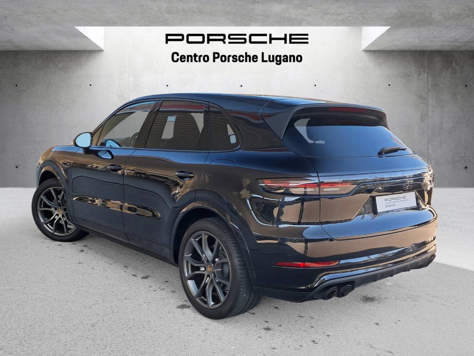 PORSCHE Cayenne E-Hybrid (MY22)-image-2