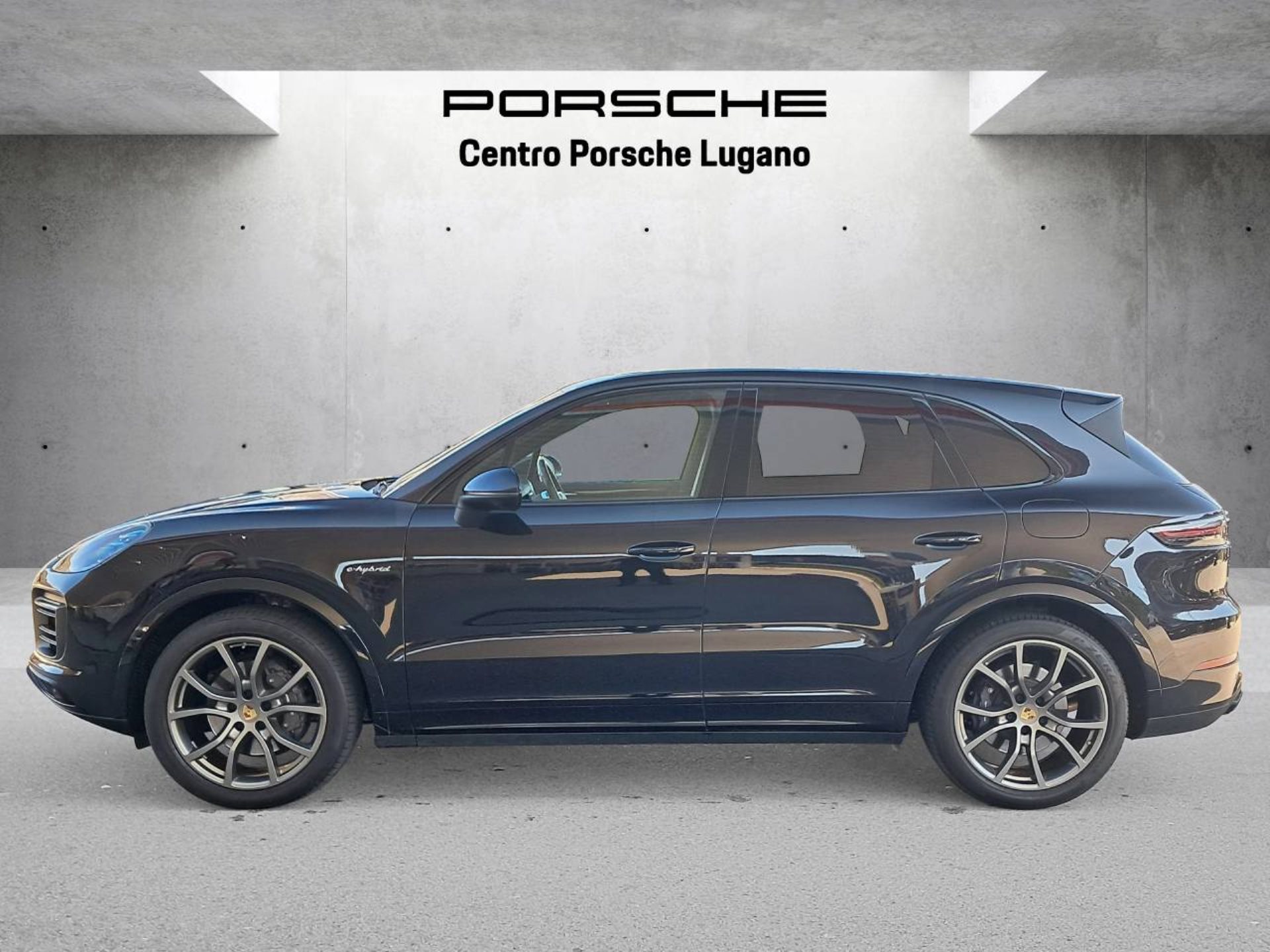 PORSCHE Cayenne E-Hybrid (MY22)-image-1