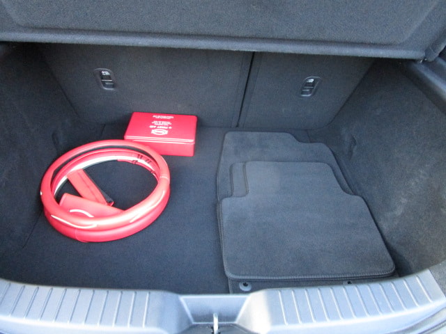 MAZDA 3 Hatchback 2.0 186 Revolution-image-5