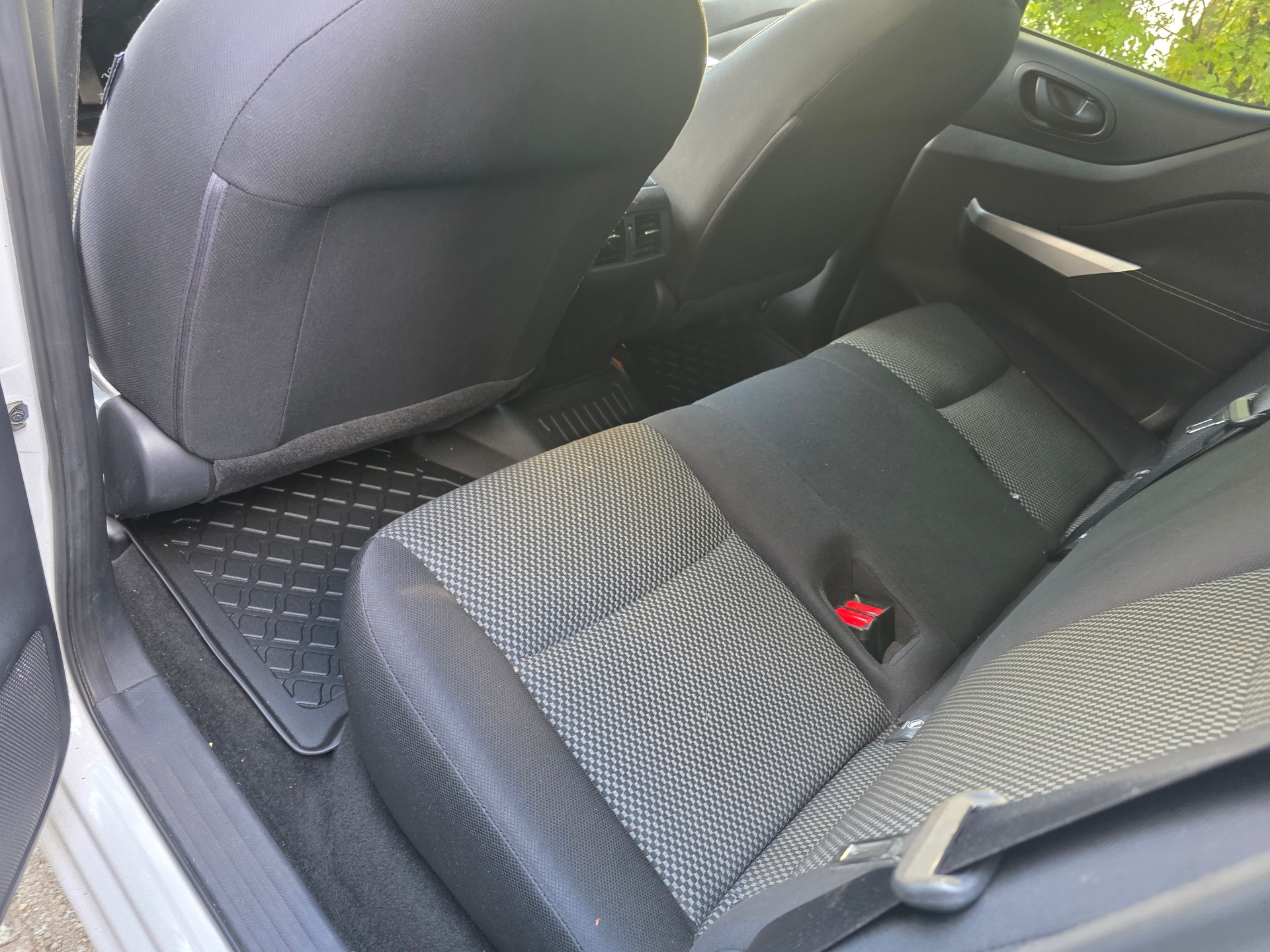 NISSAN Navara Double Cab Visia 2.3 dCi 4WD-image-7