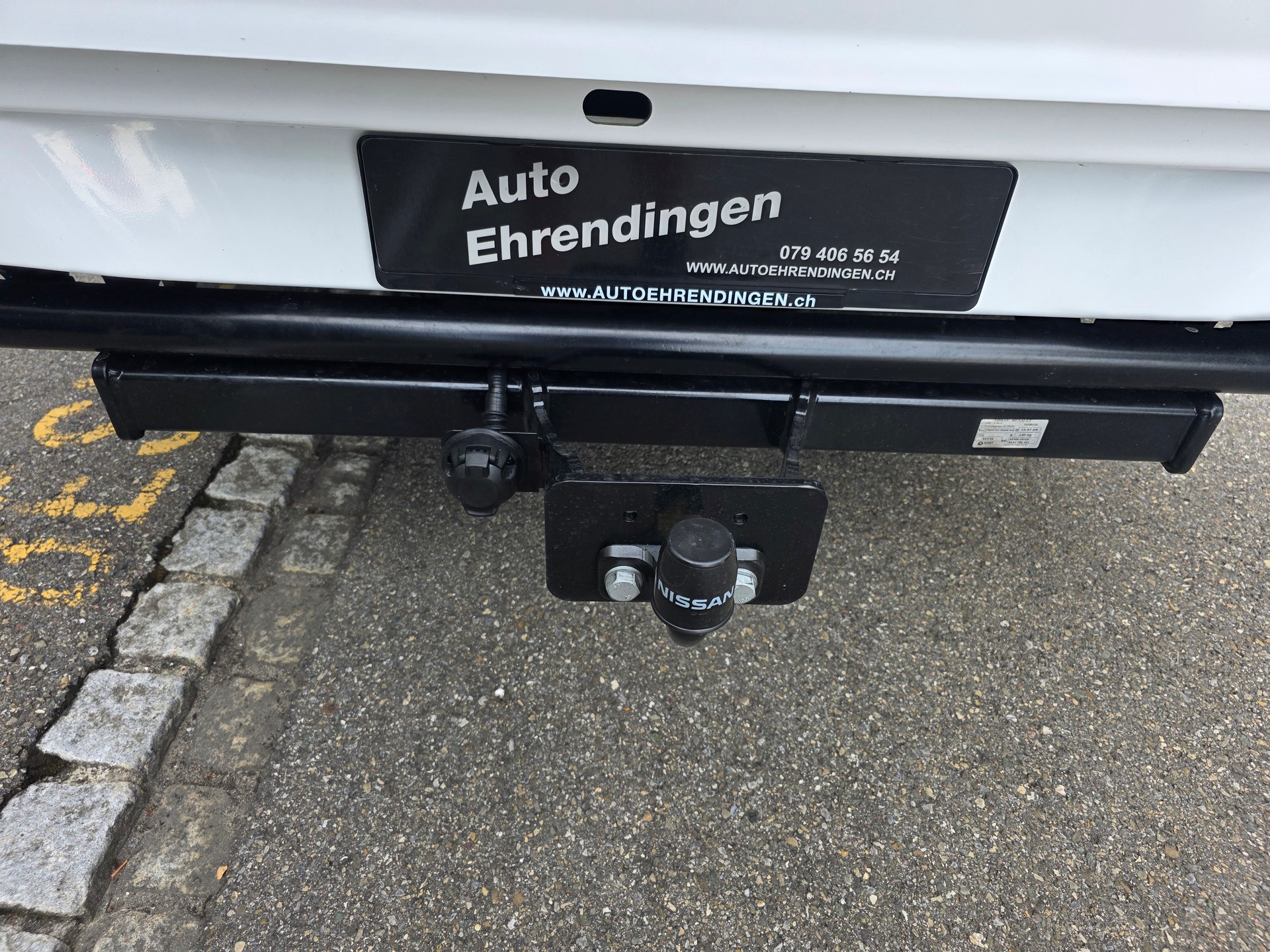 NISSAN Navara Double Cab Visia 2.3 dCi 4WD-image-12