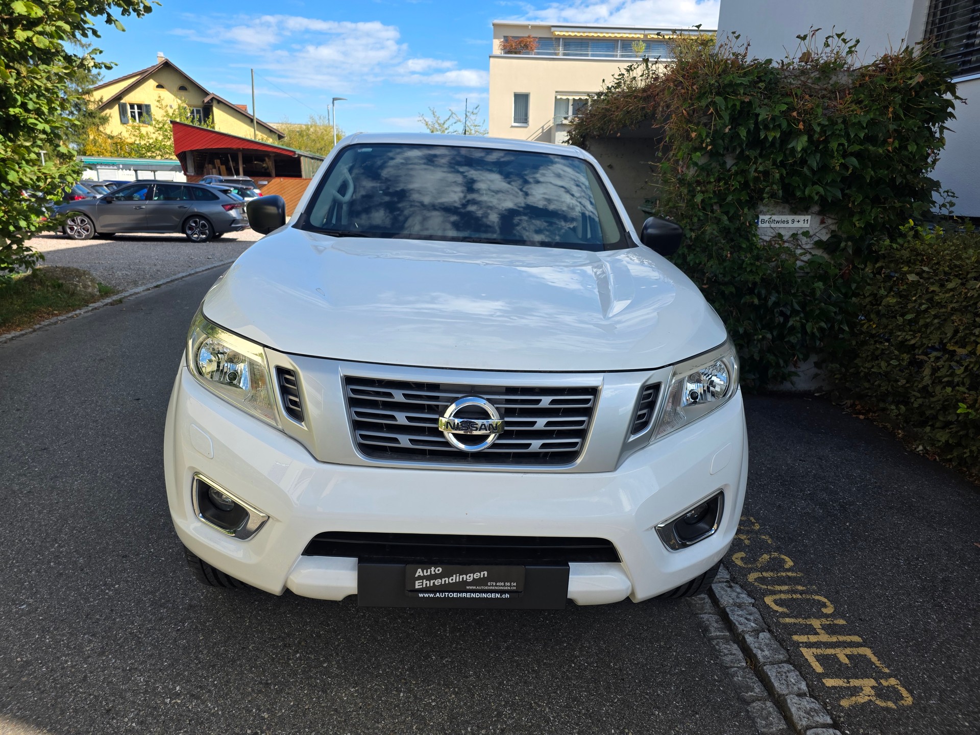 NISSAN Navara Double Cab Visia 2.3 dCi 4WD-image-1