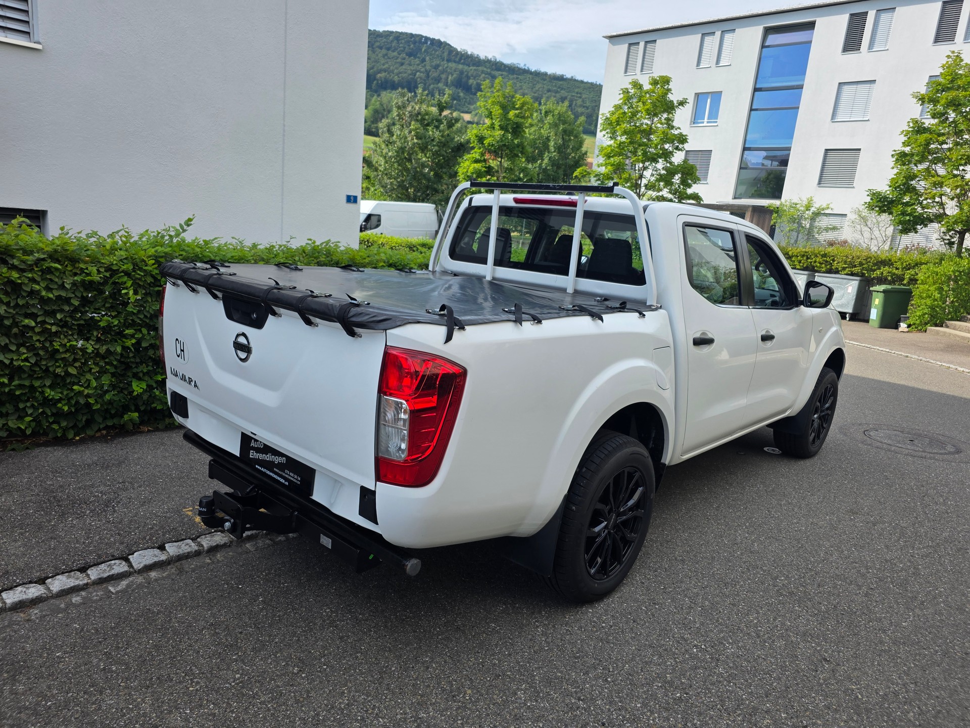 NISSAN Navara Double Cab Visia 2.3 dCi 4WD-image-4